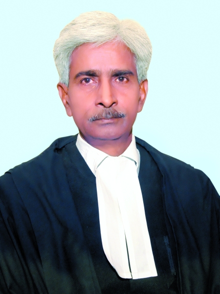 Hon’ble Mr. Justice Sabhajeet Yadav 