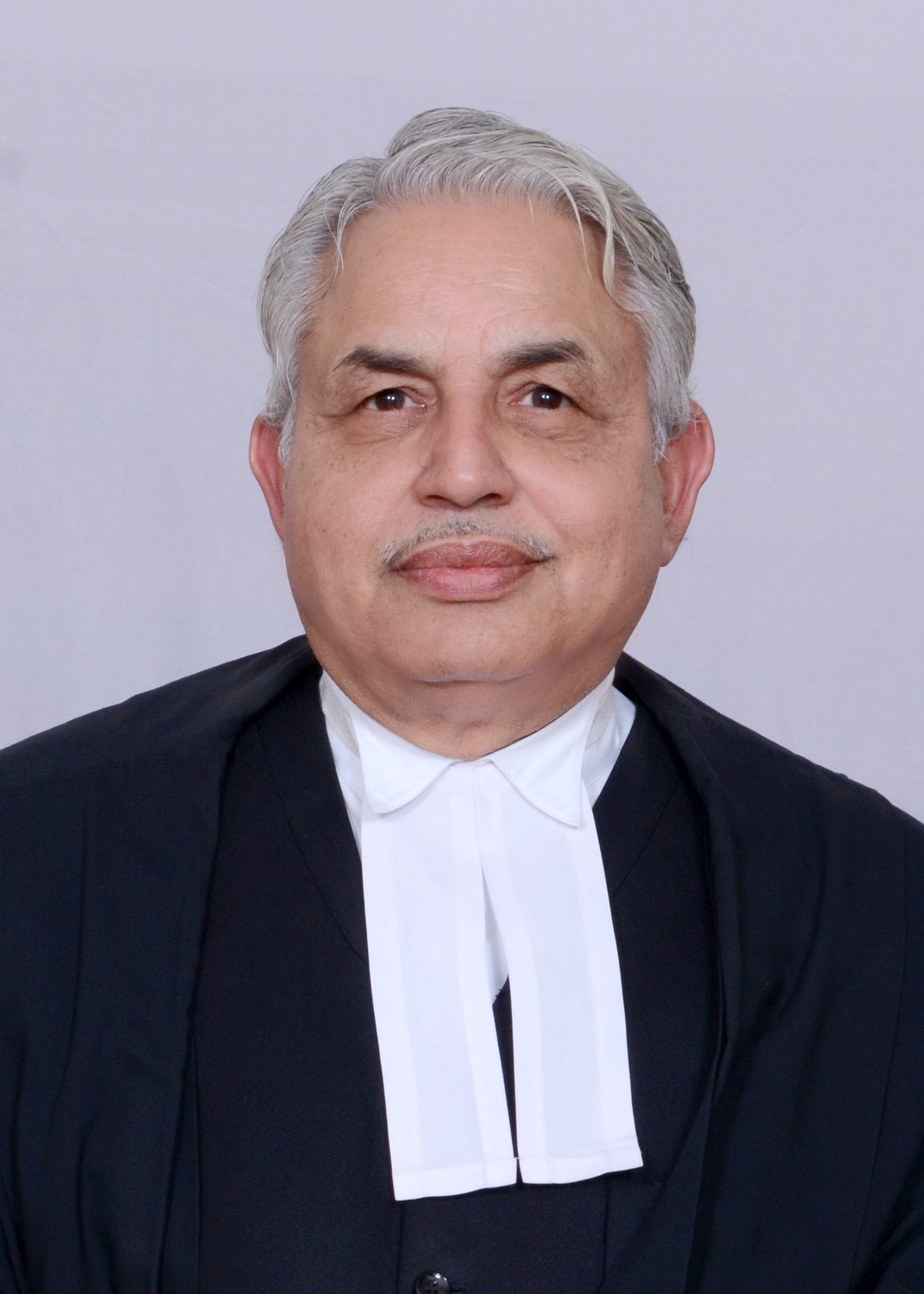 Hon’ble Mr. Justice Vimlesh Kumar Shukla (Sr. Judge, Alld.)
